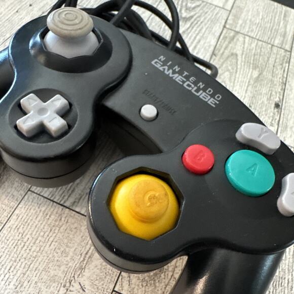 Official OEM Genuine Nintendo GameCube Controller - Picture 2 of 2